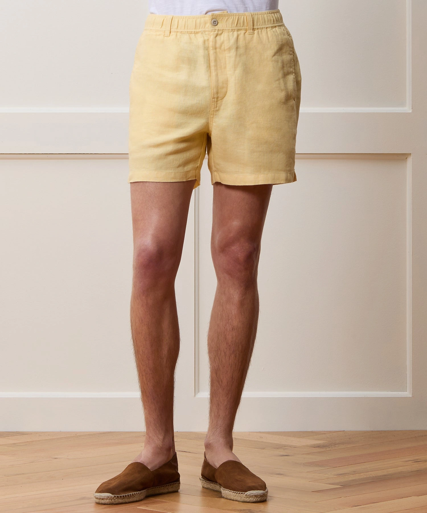 Linen Beachcomber Shorts: Your Seaside Escape Awaits. Sun-Kissed & Summer-Ready.